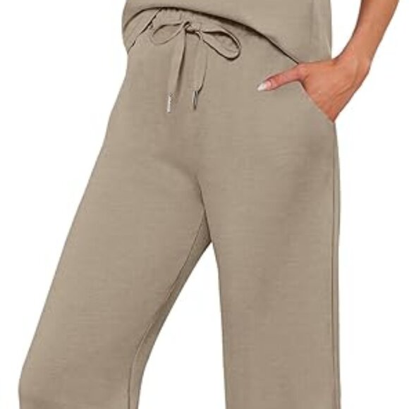 Two Piece Set Mock Neck Lounge and Vacation Wear in Beige - Size M - Picture 3 of 4